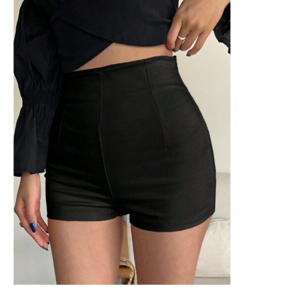 NEW! DAZY Women's Solid Color Slim Fit Shorts -- Size Medium - Picture 4 of 6